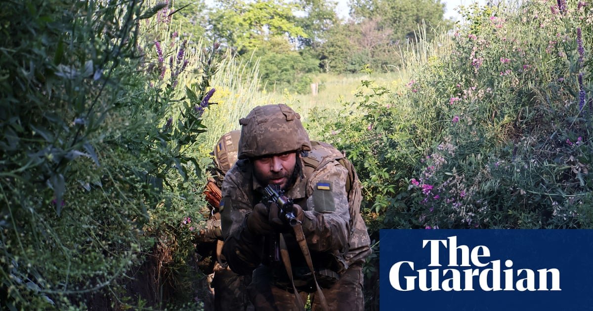 Ukraine Boosts Army Pay, Seeks Foreign Recruits as Manpower Crisis Deepens